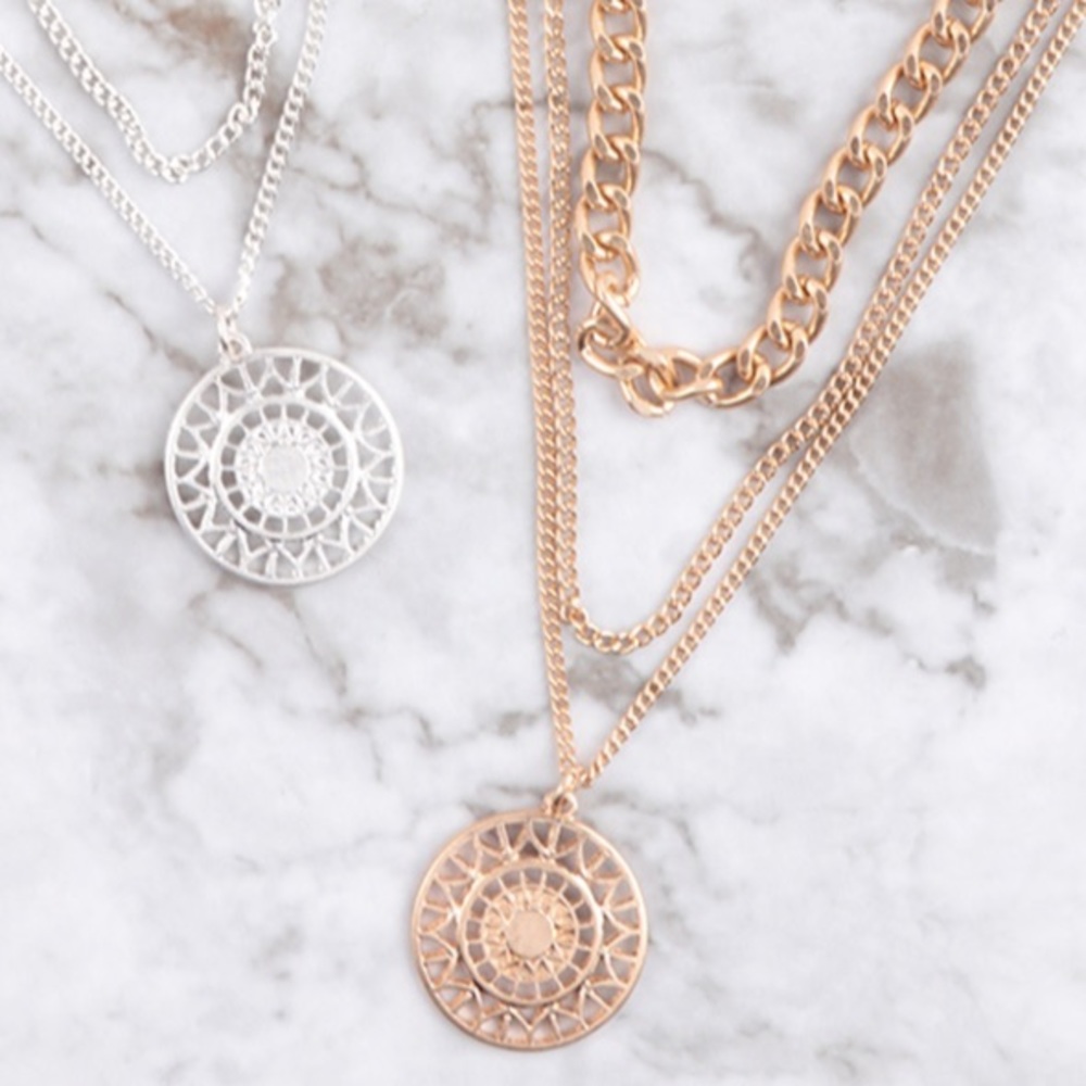 3 LAYERED NECKLACE SET with ROUND FILIGREE PENDANT - MATTE GOLD - Picture 2 of 2